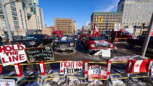 Camioneros canadienses bloquearon la frontera con Estados Unidos en protesta por las restricciones