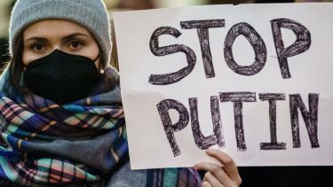 Rusia envió hoy una delegación a la ciudad Bielorrusa de Gomel e invitó a Ucrania a hacer lo mismo para iniciar negociaciones. 