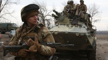 Las fuerzas armadas de Rusia superan holgadamente en número y potencia de fuego a las de Ucrania. Foto: AFP-Télam 