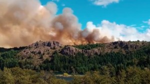 Esquel: se desató un voraz incendio en el Parque Nacional Los Alerces
