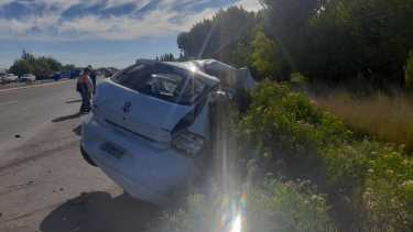 La mujer que conducía el Wolkswagen Gol murió al chocar con un Ford Fiesta en Plottier.  Foto: Gentileza