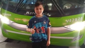 Junior ya es promesa: llegó a Buenos Aires y empieza hoy las pruebas en River