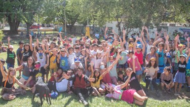 Diversión, alegría y juegos en la última jornada de la colonia en el predio del Patronato. 