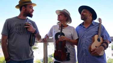 Los Paisans. Emi González, Laura Fuhr y Marcelo Chorus comenzaron con este proyecto en 2017. (Foto: Emiliana Cantera)