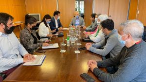 Neuquén mejoró la oferta salarial a estatales y trata de garantizar el inicio de clases