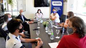 El gobierno de Neuquén abre los números para empezar a negociar con los gremios