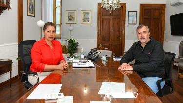 La reunión de la gobernadora y el gremialista se realizó esta mañana en la Casa de Gobierno. Foto Gentileza.