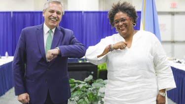 Alberto Fernández mantuvo un encuentro bilateral con la primera ministra de Barbados, Mia Mottley 