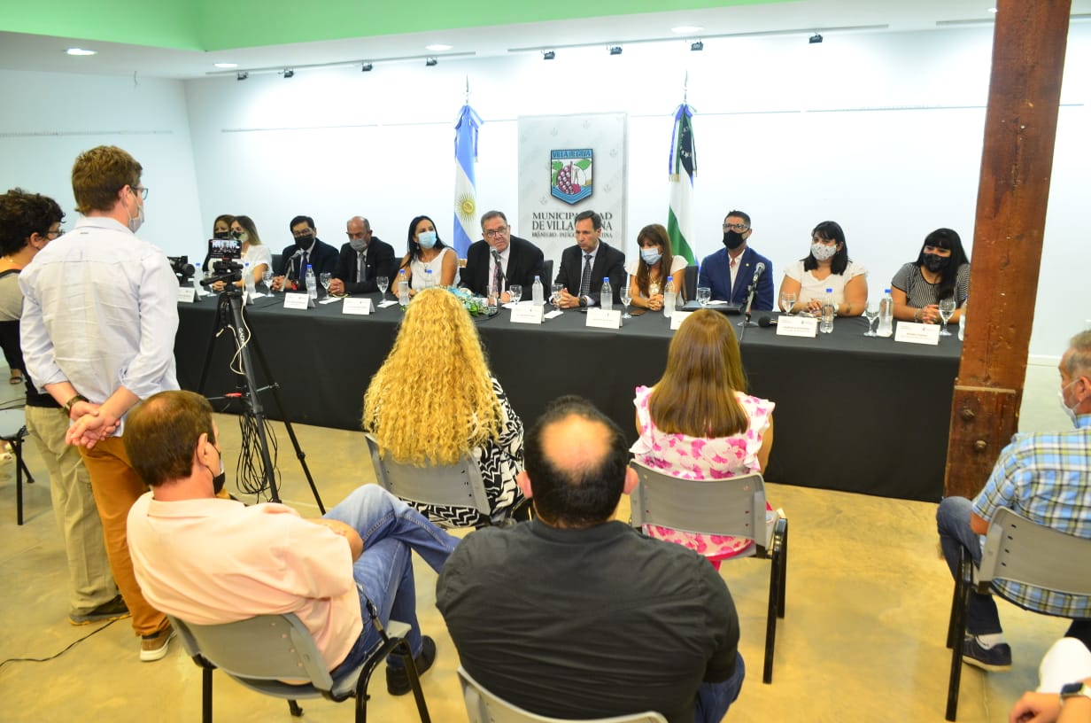 El intendente Marcelo Orazi, pidió a los concejales trabajar sobre el proyecto de alta barda. (Foto Néstor Salas)