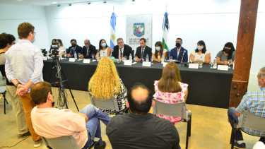 El intendente Marcelo Orazi, pidió a los concejales trabajar sobre el proyecto de alta barda. (Foto Néstor Salas)