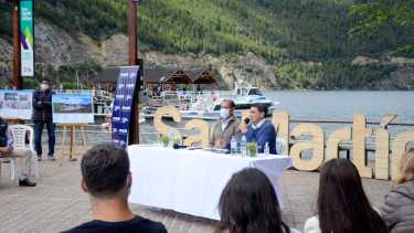 Gutiérrez y Saloniti en el acto aniversario de la ciudad. Foto Patricio Rodriguez
