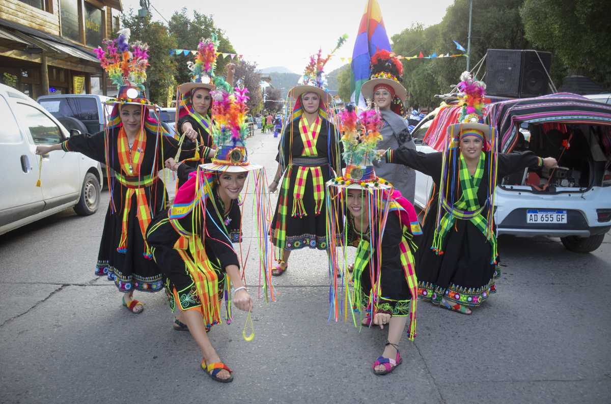 El carnaval se disfruta a pleno en San Martín de los Andes. Foto: Patricio Rodríguez