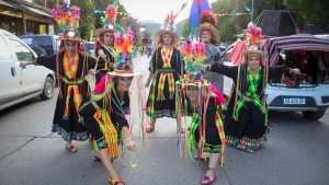 El carnaval copó San Martín de los Andes y hoy cierra a puro ritmo y color