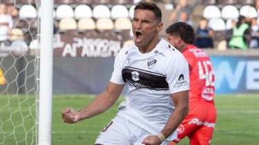 Gonzalo Bergessio en Platense, donde jugó la última temporada. 