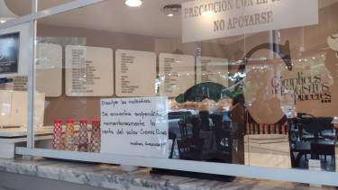 El cartel que anunciaba que no daría más el sabor "crema rusa" se viralizó. Foto: Gentileza Twitter @barrionuevofern