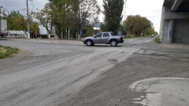 El acceso principal a Mainqué estará cerrado al tránsito por obras de asfalto en la calle colectora. 