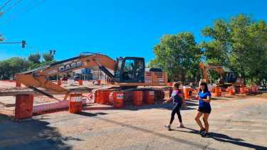 La avenida Olascoaga en  Cutral Co y Keidel en su continuidad de Huincul está cerrada al tránsito. (Foto: Andrea Vazquez)