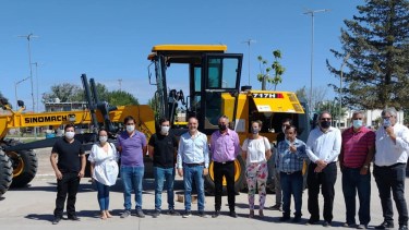 El nuevo equipo vial fue presentado en el municipio de Godoy. (Foto Néstor Salas)