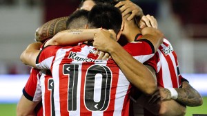 Estudiantes ganó en un partidazo y Lanús logró su primera victoria en la Copa de la Liga