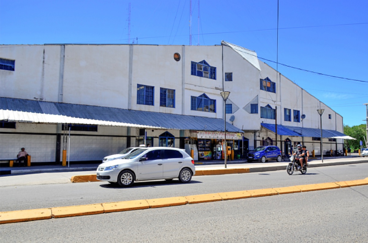 El municipio de Regina puso en marcha la licitación para renovar la terminal de colectivos. (Foto Néstor Salas)