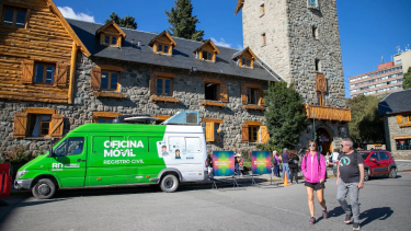 El móvil del Registro Civil de Bariloche hoy atenderá en el barrio Mutisias. Gentileza