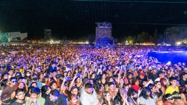 La asistencia fue masiva a la novena Fiesta de la Confluencia en Neuquén (foto archivo Yamil Regules)