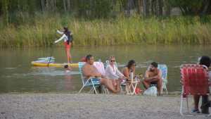 Los balnearios de Neuquén son aptos para esta temporada de verano, según la AIC