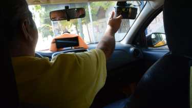 Desde este jueves, taxis y remises pueden actualizar sus relojes. (Foto archivo Yamil regules)