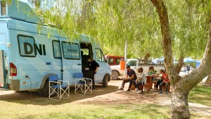 El registro civil móvil recorrerá barrios de Neuquén y el interior hasta el viernes