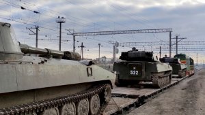 Rusia anunció hoy el retiro de más tropas de la frontera con Ucrania