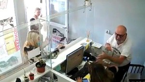 Schulman pidió licencia en la Liga por los Derechos Humanos luego de insultar y golpear a una mujer