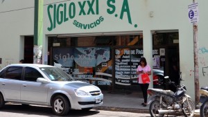 El cierre de Siglo XXI originó denuncias de empresas por 150 millones adeudados