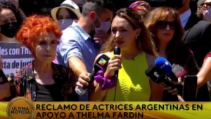 Frente al consulado de Brasil, Thelma Fardin habló de la anulación del juicio a Darthés: «Es un escándalo»