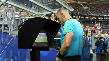 Finalmente el VAR llegará al fútbol argentino.