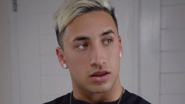 Yao Cabrera cayó de un tercer piso y se encuentra internado en terapia intensiva.