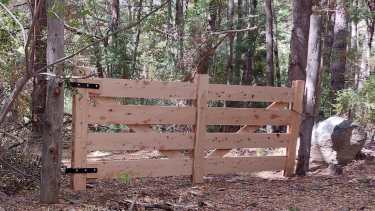 Los guardabosques sacaron el portón de madera que se había colocado en ese sector. Foto: gentileza 