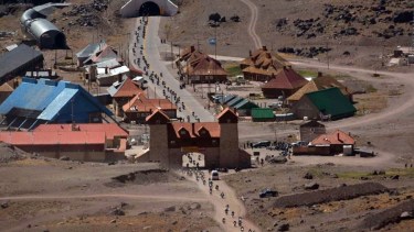 Motos de la Argentina, México, Uruguay, Brasil, Chile, Colombia, Estados Unidos, pintaron el paisaje de Alta Montaña. Fotos Telam.
