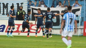 Racing goleó a Atlético Tucumán con un tanto del roquense Facundo Mura y llega en alza al clásico de Avellaneda