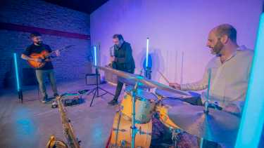 Jazz en modo Vonnegut: Francisco Fuchs, Walter Lusarreta y Mauricio Costanzo.