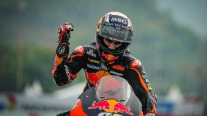 Oliveira ganó en condiciones extremas en MotoGP