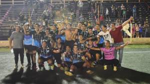 Pillmatún dio el batacazo: eliminó a Roca por penales y es finalista de la Confluencia