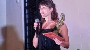 La productora viajó a Rosario para recibir su premio "Juana Manso". (Foto Gentileza Fernando Derme).-