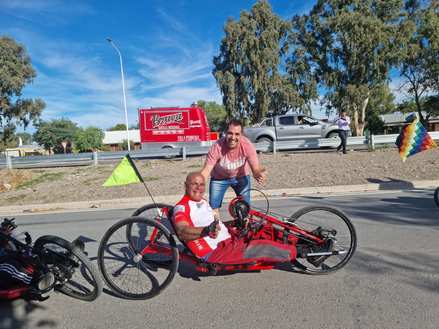 Coco Urbano, un ciclista paralímpico que lucha por la inclusión y la accesibilidad, llegará a Roca. Foto Gentileza.