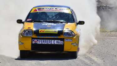 Martínez y Debasa se sacan chispas en el Rally de Regina