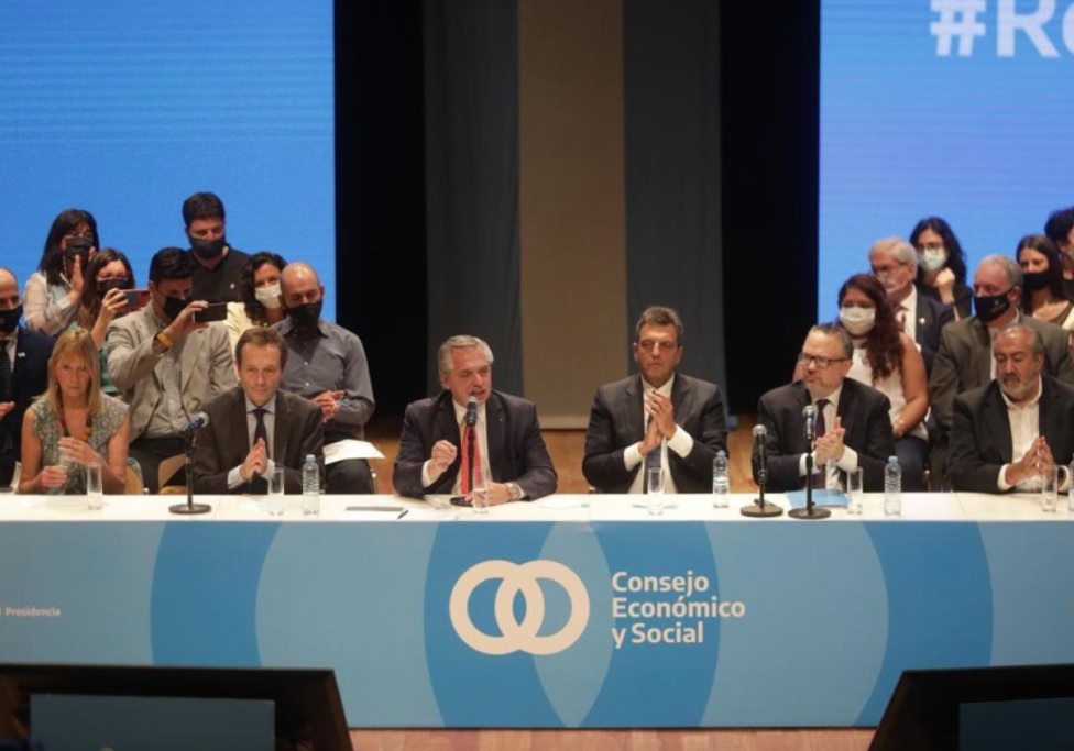 El presidente Fernández durante la reunión del Consejo Económico y Social. 