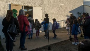 Una hora más de clases: «Es una medida improvisada y demagógica»