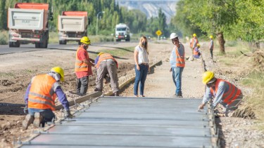 La ciclovía contará con señalización horizontal y vertical.