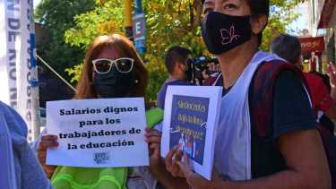 Hoy habrá una movilización hacia el Consejo Escolar, con sede en la ciudad. Foto Archivo.