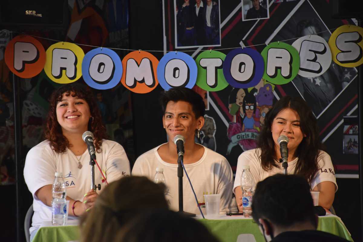 Los jóvenes lanzaron un programa de la Snaf este lunes en Roca. Foto: Emiliana Cantera