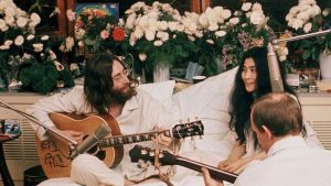 La historia del himno pacifista de John Lennon que este viernes sonó en toda Europa por Ucrania